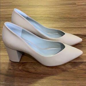 1.STATE Block heel pumps